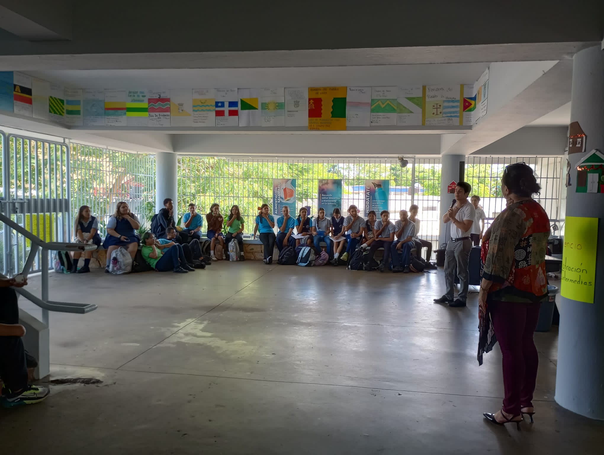 “Nuestras Voces” en la Escuela Dr. Albert Einstein — 3