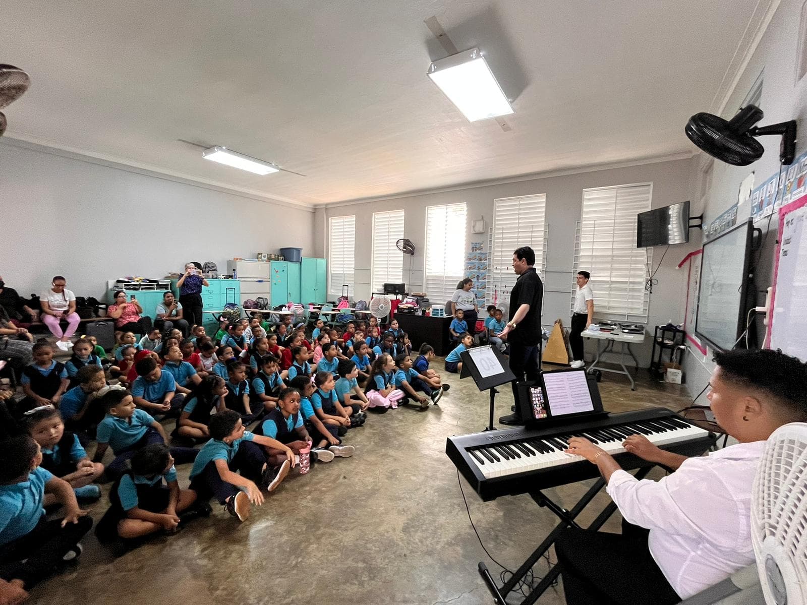 “Superestrella” en la Escuela Luís Muñoz Rivera — 2