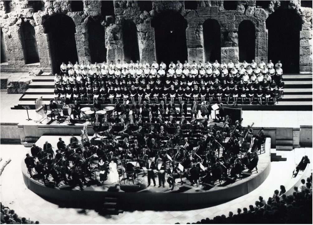 La presentación de agosto de 1966 de "El Pessebre" en el Herodes Atticus de Atenas, Grecia.