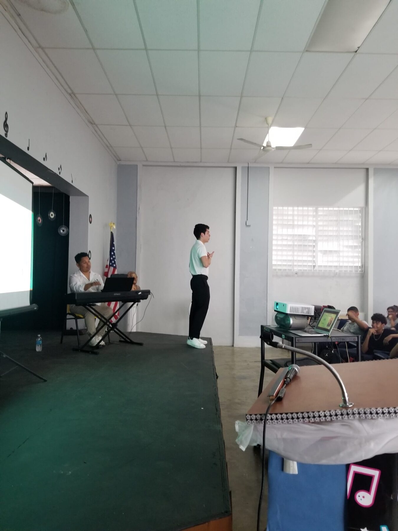 “Superestrella” en la Escuela Manuela A. Barreto — 10