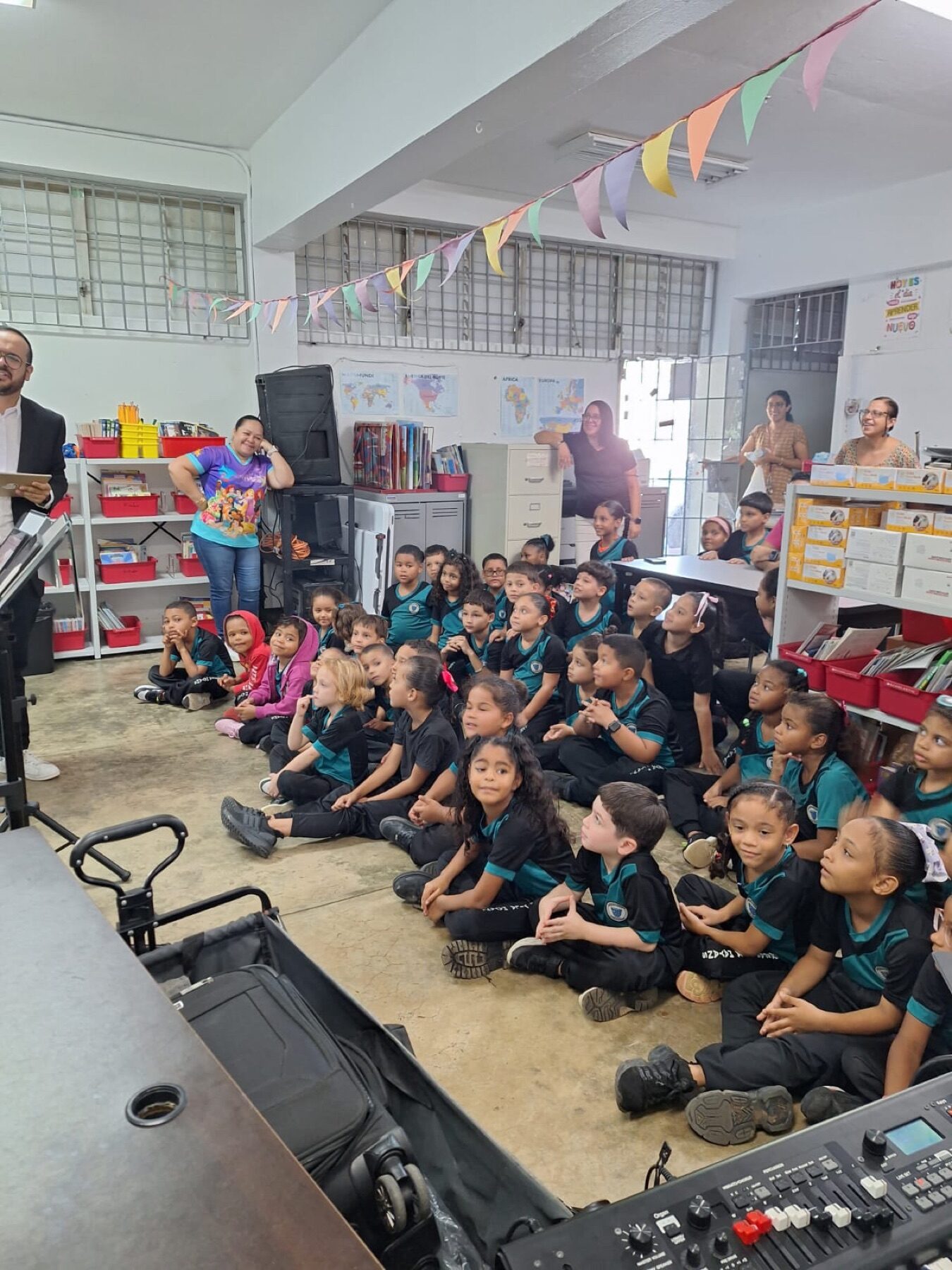 “Opera Superstar” at Escuela Gaspar Vilá Mayans — 5