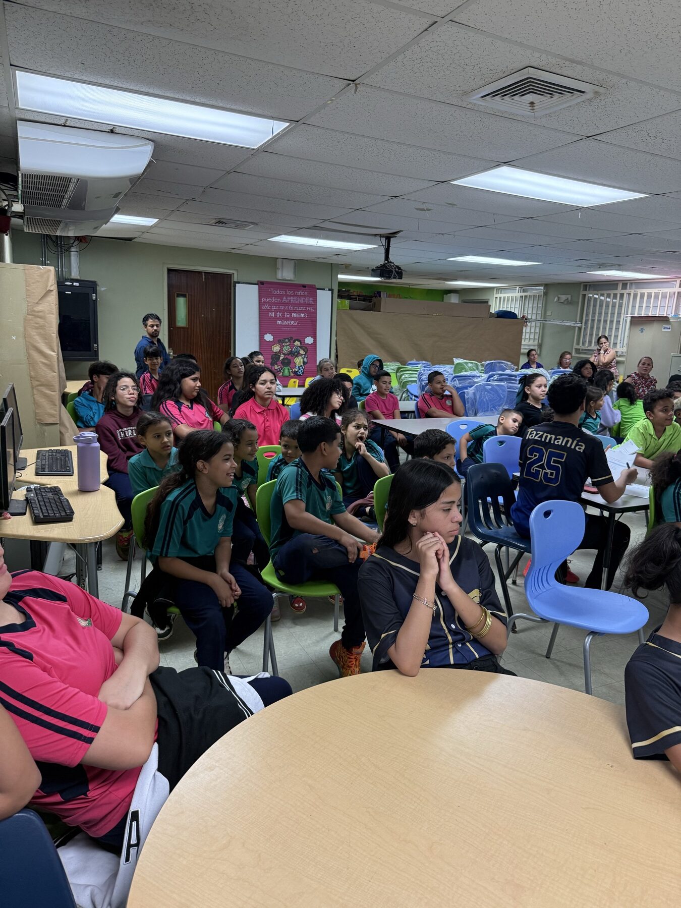 La Batalla de los Clásicos en la Escuela José F. Díaz — 1