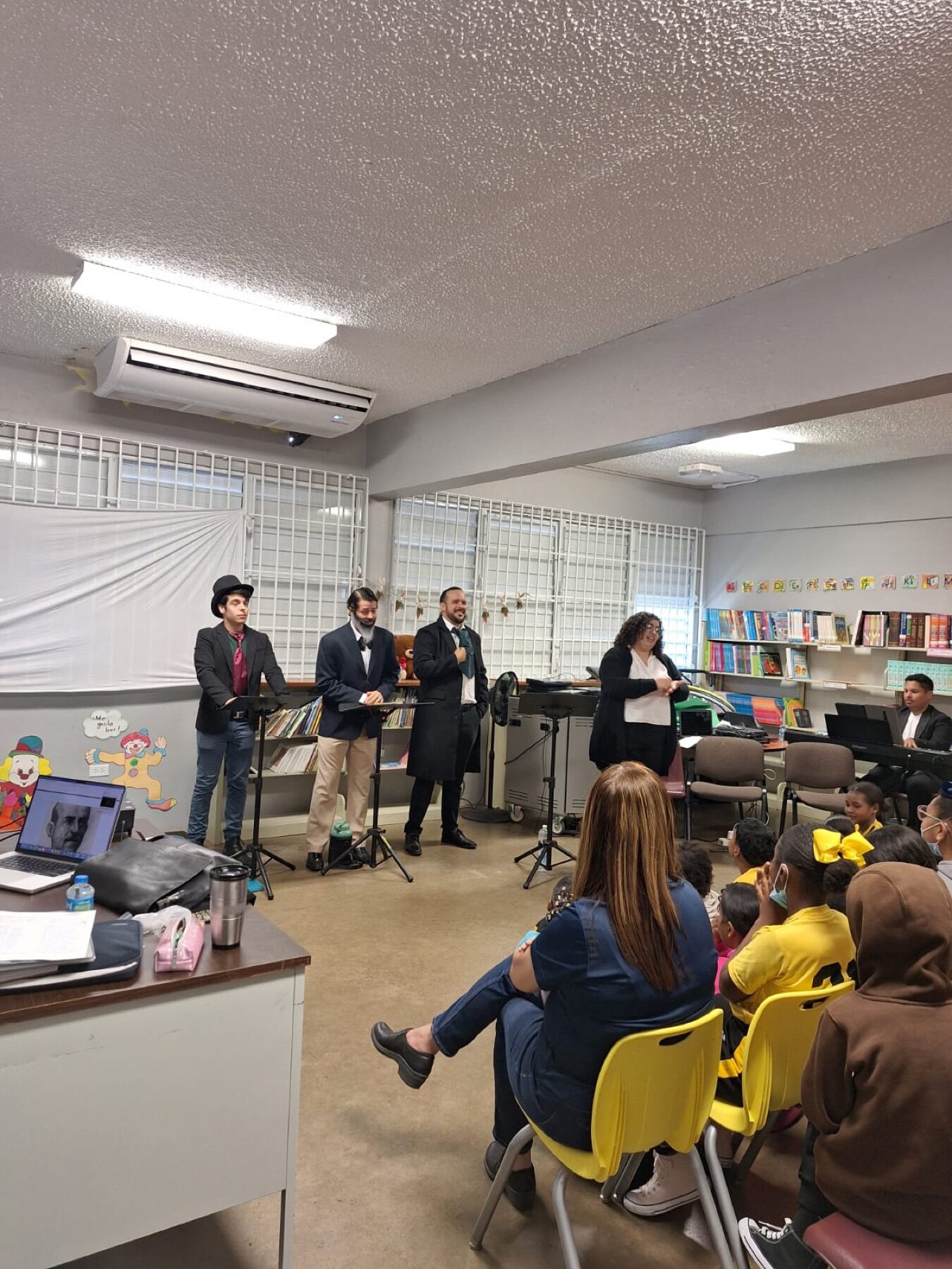 La Batalla de los Clásicos en la Escuela Roberto Clemente Walker — 6