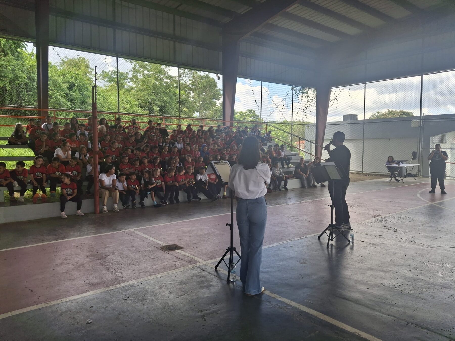 “Superestrella” en la Escuela Virginia Vazquez Mendoza — 1